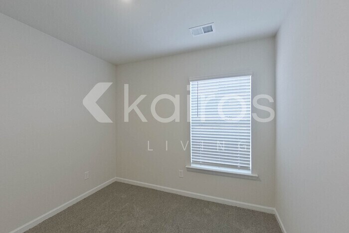 Building Photo - 2167 Banyon Cir