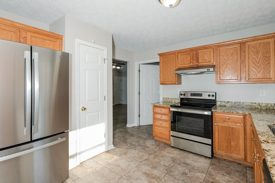 Building Photo - 45 Pebble Ridge Dr
