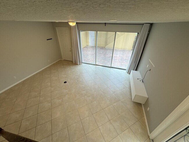 Building Photo - 11902 Lorenza Ln