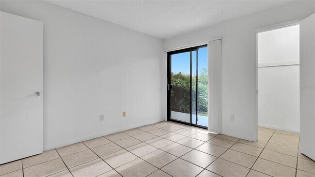 Building Photo - 455 Alt 19