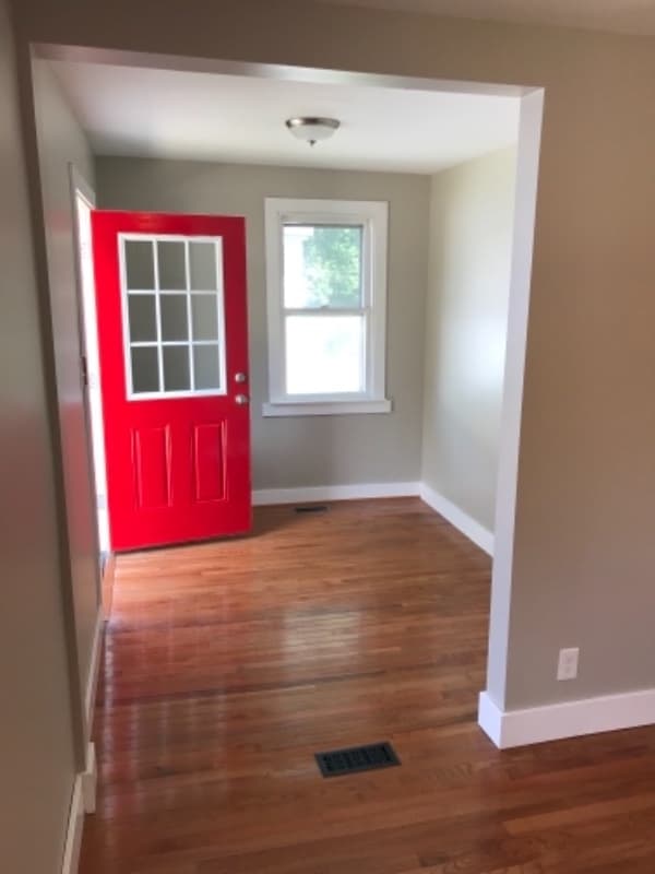 Building Photo - 916 Burris Ave