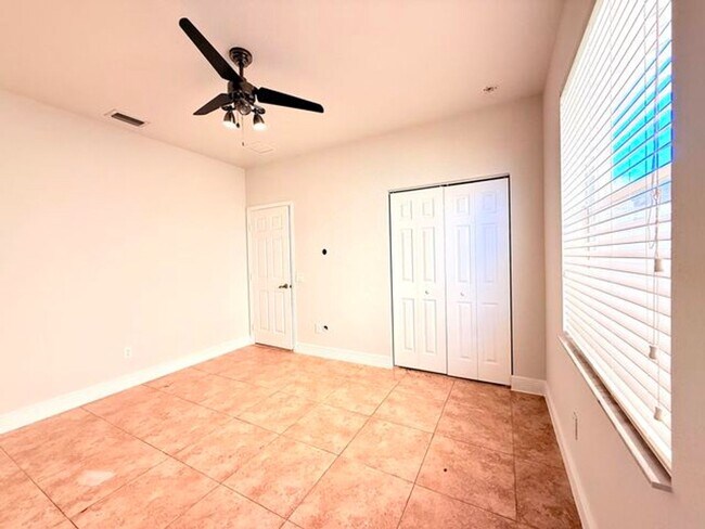 Building Photo - 888 Quartz Terrace