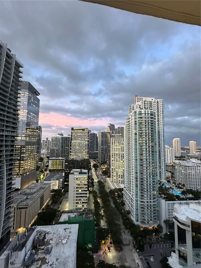 Building Photo - 1060 Brickell Ave