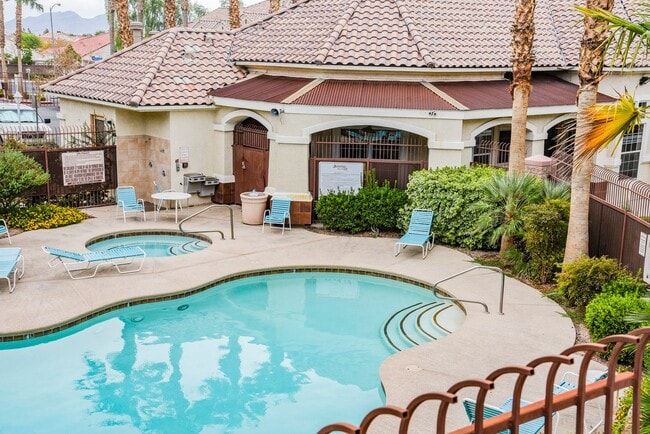 Building Photo - Beautiful 2 bedroom condo-North Las Vegas