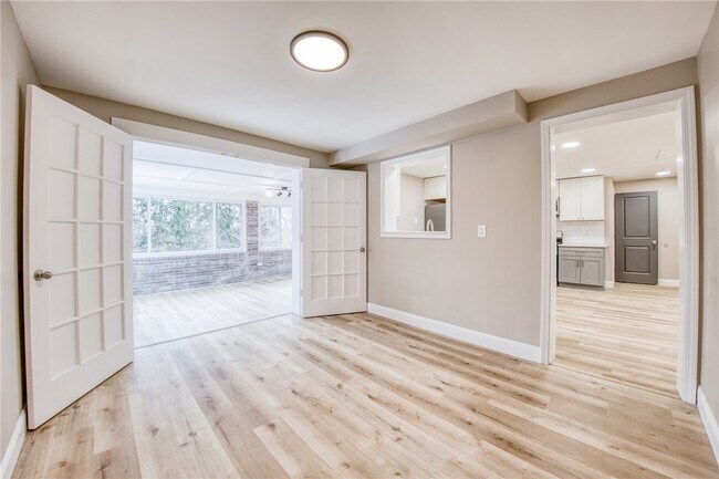 Building Photo - 2158 Reis Run Rd