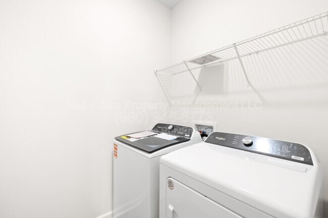 Building Photo - 1312 Secrest Cmns Dr