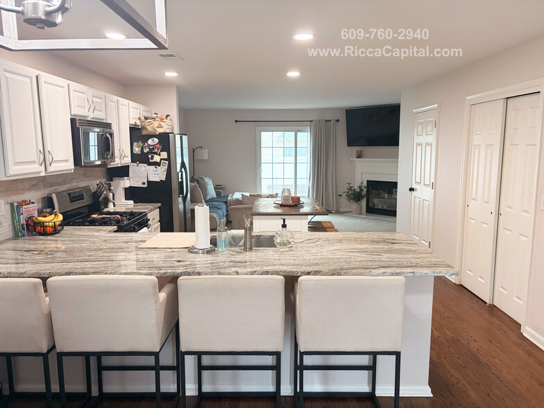 Building Photo - 145 Yorktown Blvd