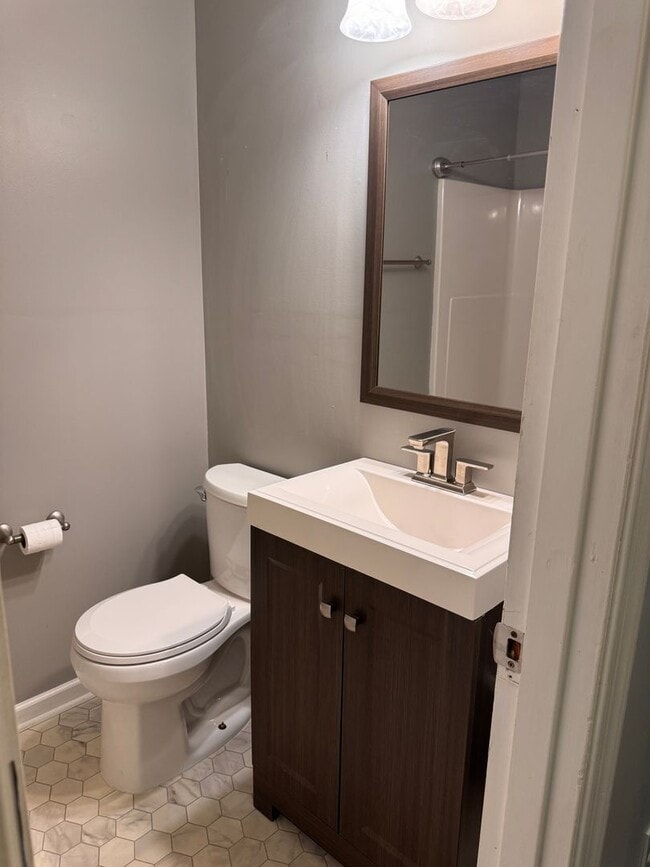 Building Photo - 3 Bedroom || 2.5 Bathroom Single Family Home