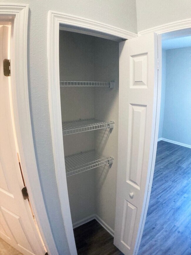 Building Photo - Spacious 3-Bedroom Condo with Pond Views &...