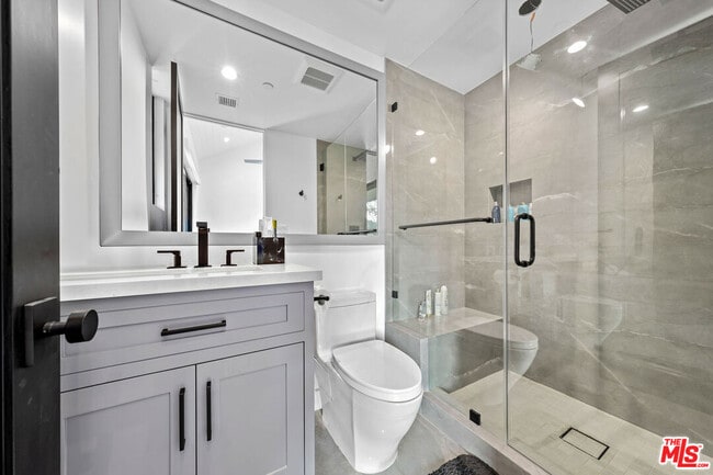 Building Photo - 3140 Coldwater Canyon Ave