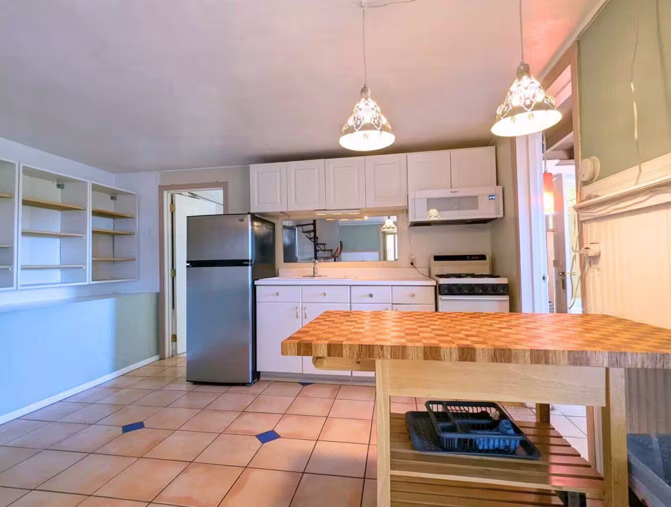 KITCHEN - 5831 Adelaide Ave