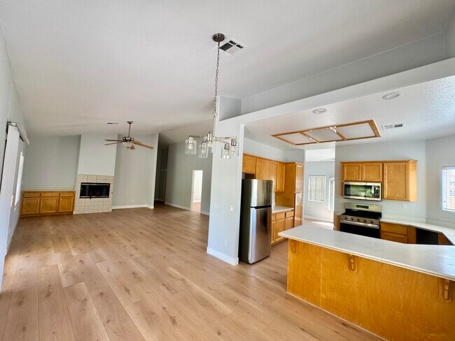 Building Photo - 79130 Ocotillo Dr