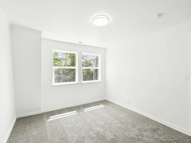 Building Photo - 1630 Ridgemark Dr