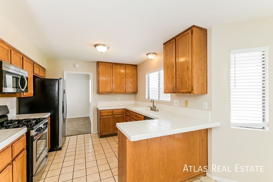 Building Photo - 1836 Navarre Ln