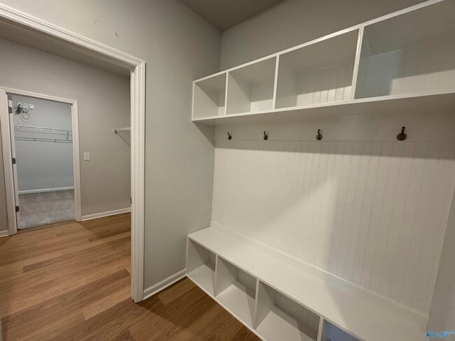 Building Photo - 214 Portrait St