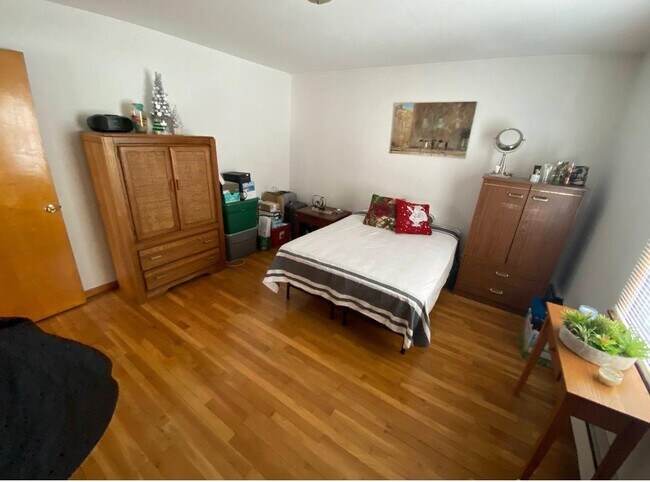 Building Photo - 516 Avenue A