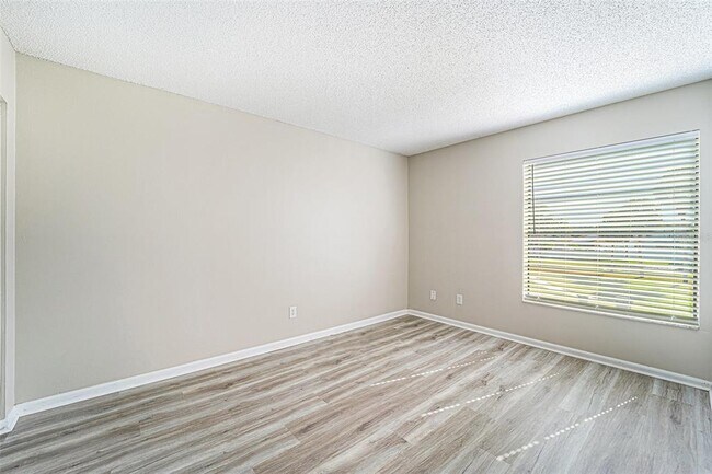 Building Photo - 10315 Fernbrook Ln