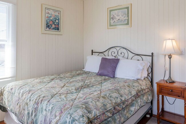 Building Photo - 640 S Columbia St