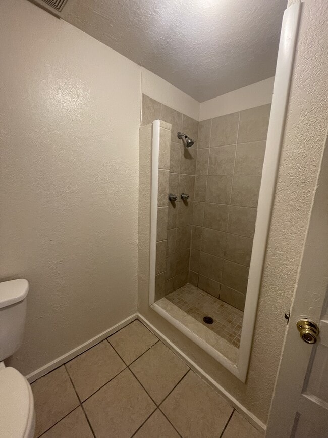 Building Photo - 1522 Yandell Dr
