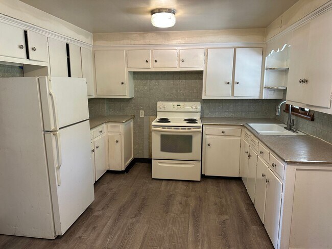 Building Photo - 26 W Boston Ave