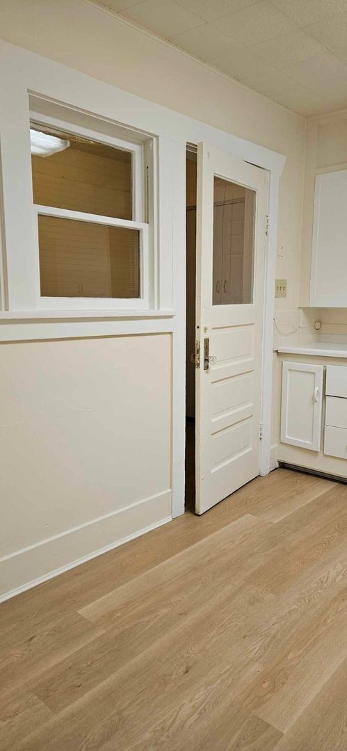 Building Photo - 3 bdrm, 1 bath home for $1995 Rent