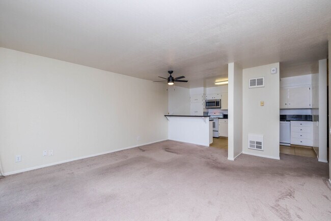 Building Photo - 888 Vermont