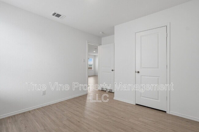 Building Photo - 7119 Satellite Wy