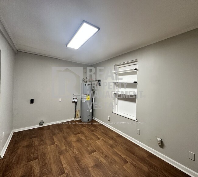 Building Photo - 1082 Lamont St