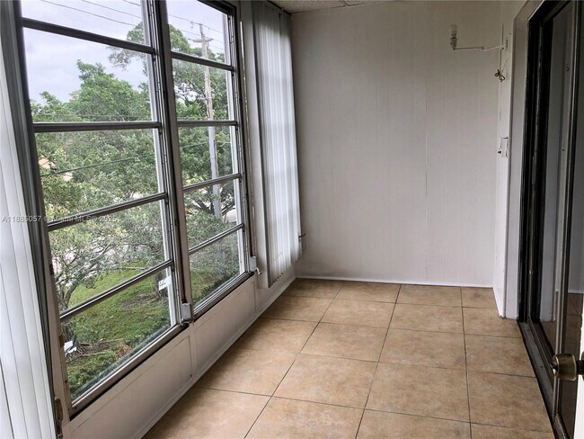 Building Photo - 8121 SW 24th Ct