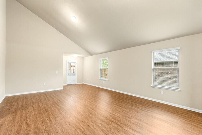 Building Photo - 609 Topaz Ln