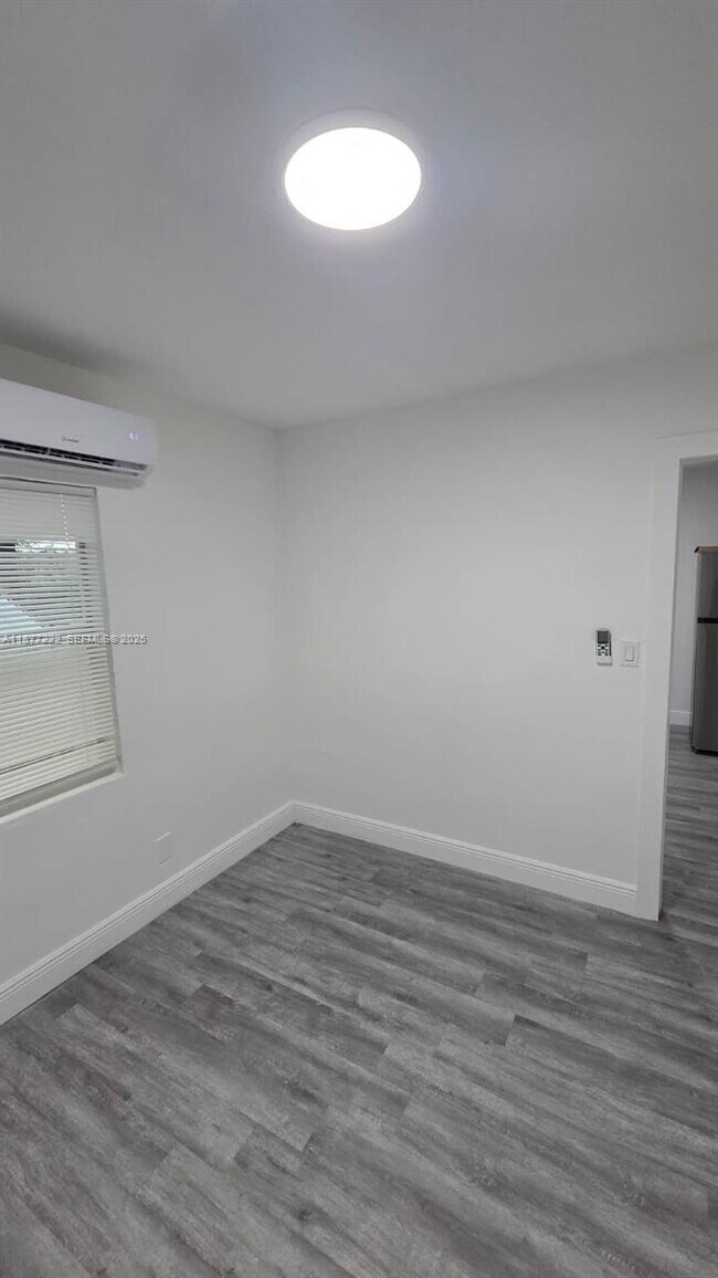 Building Photo - 855 NW 3rd Terrace