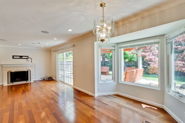 Building Photo - Spacious 3-Bed Almaden Valley Home with Bo...