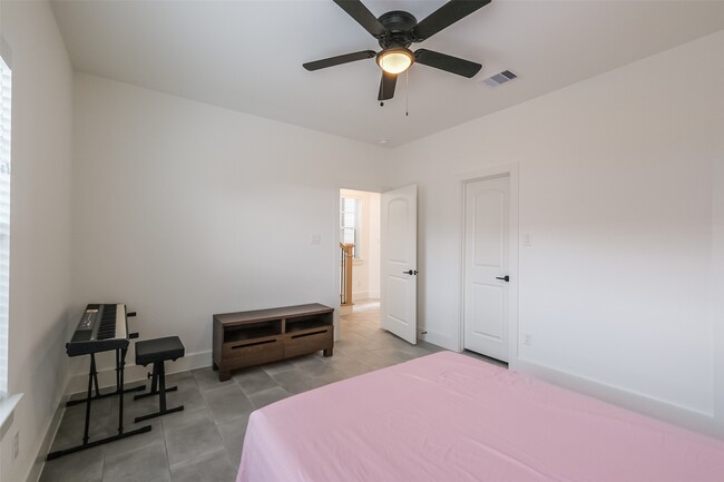 Building Photo - 2017 Lou Ellen Ln