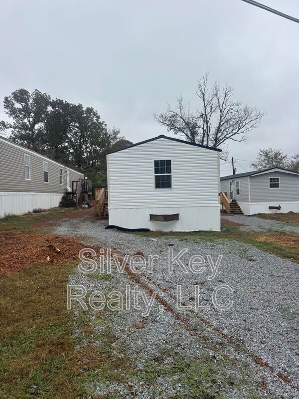 Primary Photo - 3000 US-11