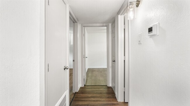 Primary Photo - 2819 Berry St