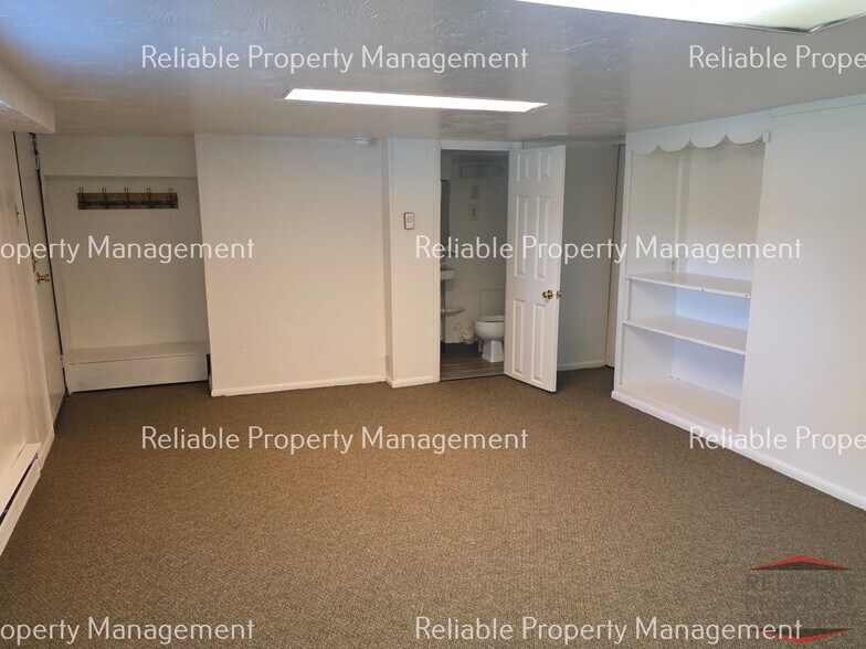 Building Photo - 561 N Water Ave