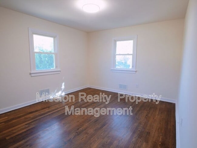 Building Photo - 2500 Byron St