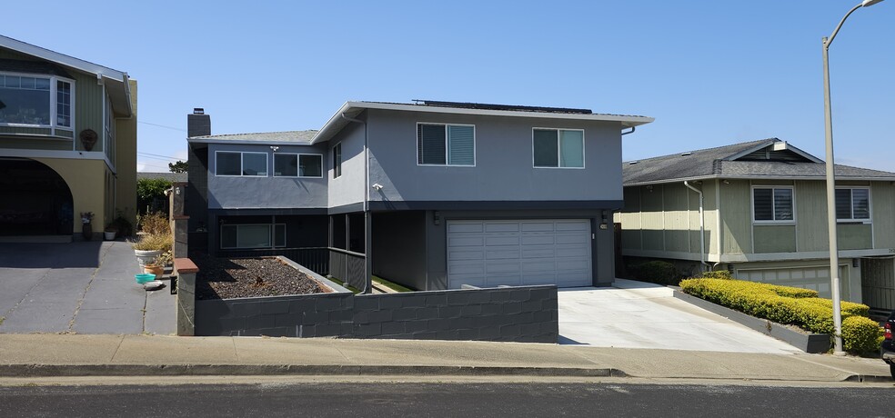 Building Photo - 2480 Ardee Ln