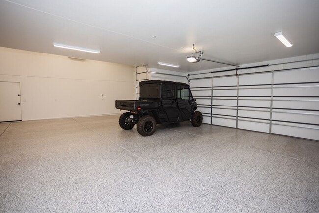 Building Photo - VR - 881 Pueblo Dr