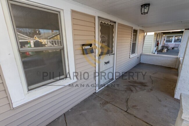 Building Photo - Charming 3-Bedroom Bungalow Near Garfield ...