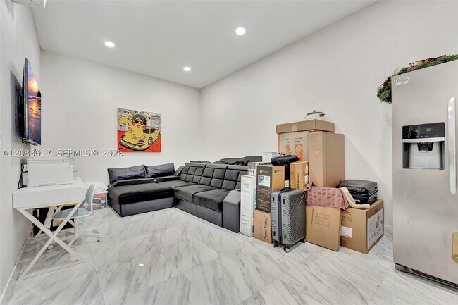 Building Photo - 2102 SW 176th Ave
