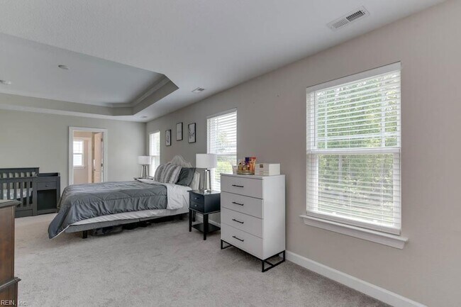 Building Photo - 115 Farrand Dr