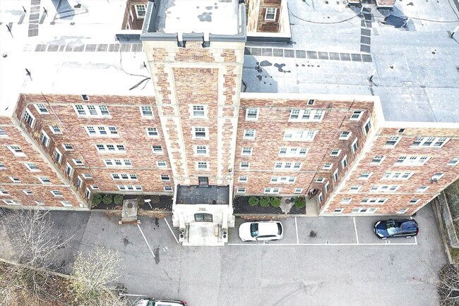 Building Photo - 195 Thomas Burgin Pkwy