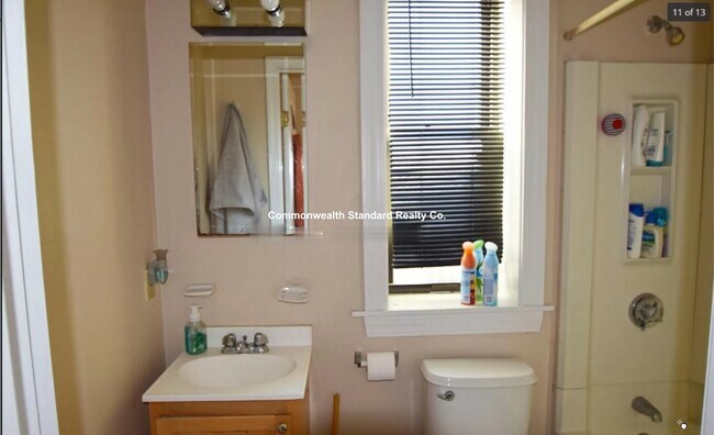 Building Photo - 17 Highgate St