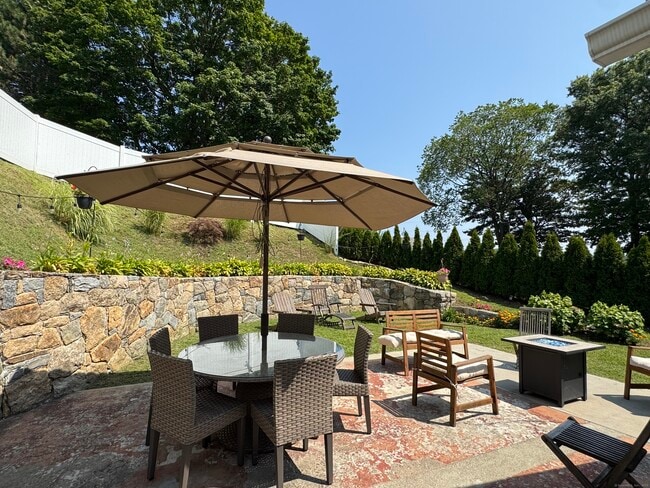 Building Photo - 29 Quintard Terrace