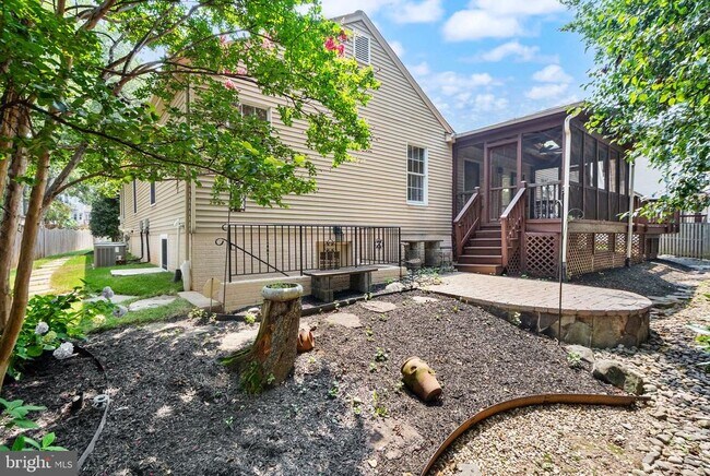 Building Photo - 13647 S Springs Dr