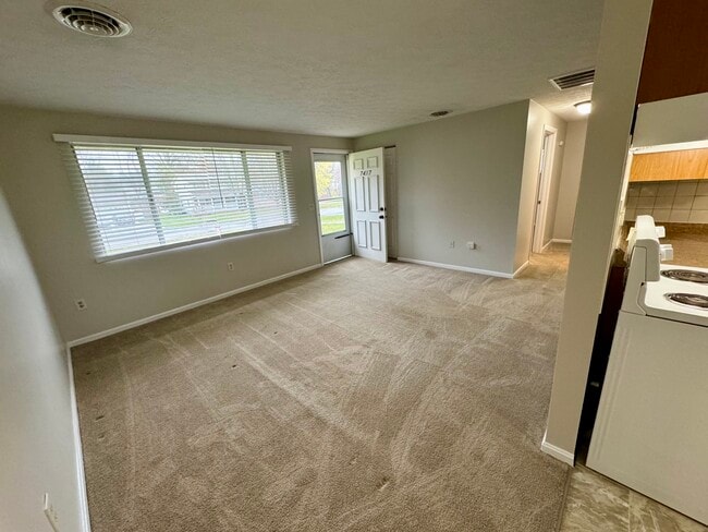 Building Photo - 7417 Rob St NW