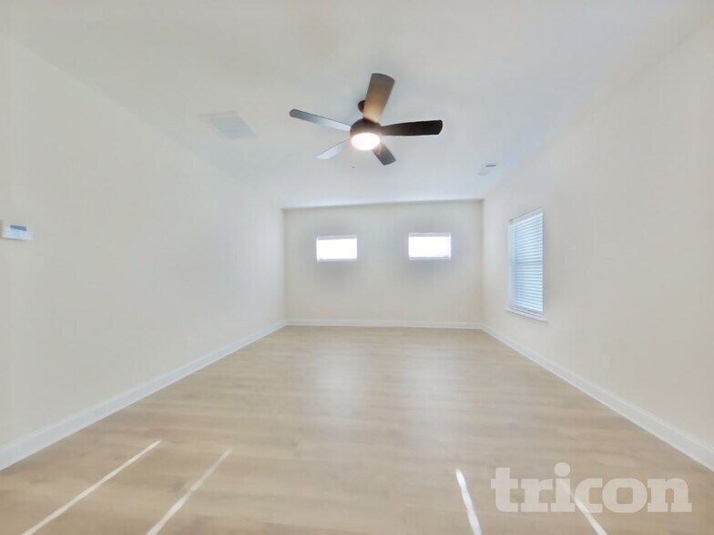 Building Photo - 615 Cantrell Dr