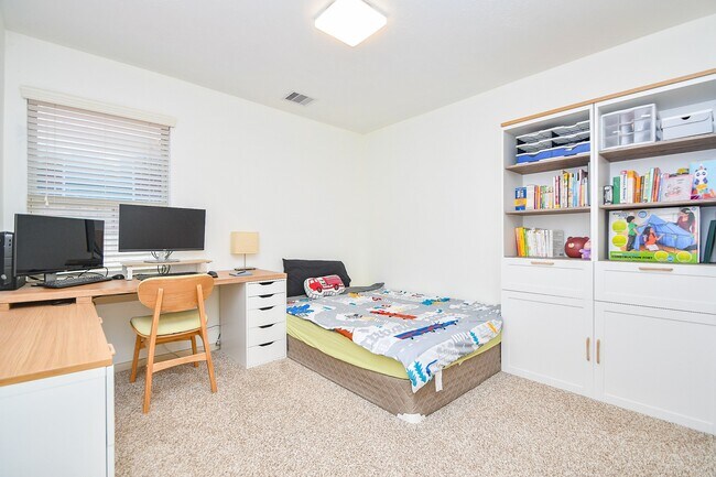 Building Photo - 16814 Ranger Ridge Dr