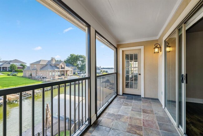 Building Photo - 12336 Pebble View Dr